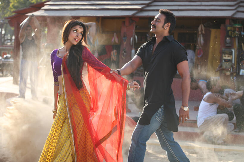 Asin Thottumkal as Sania Ali and Ajay Devgn as Prithviraj Raghuvanshi in "Bol Bachchan."
