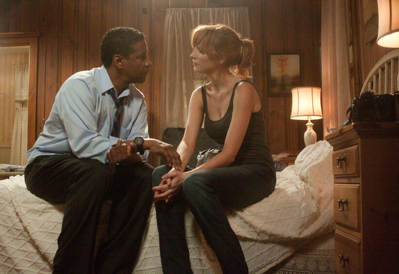 Denzel Washington as Whip Whitaker and Kelly Reilly as Nicole in "Flight."