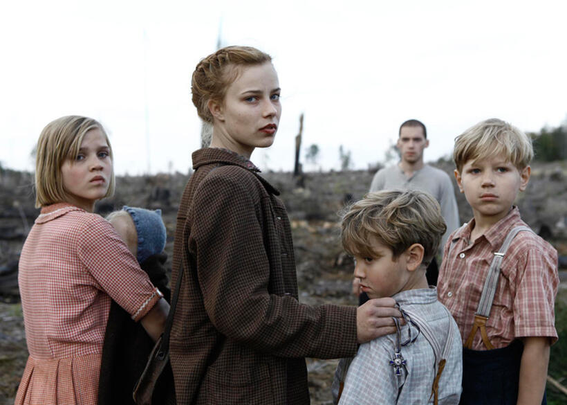 Nele Trebs as Liesel, Saskia Rosendahl as Lore, Mika Seidel as Jurgen and Andre Frid as Gunther in "Lore."