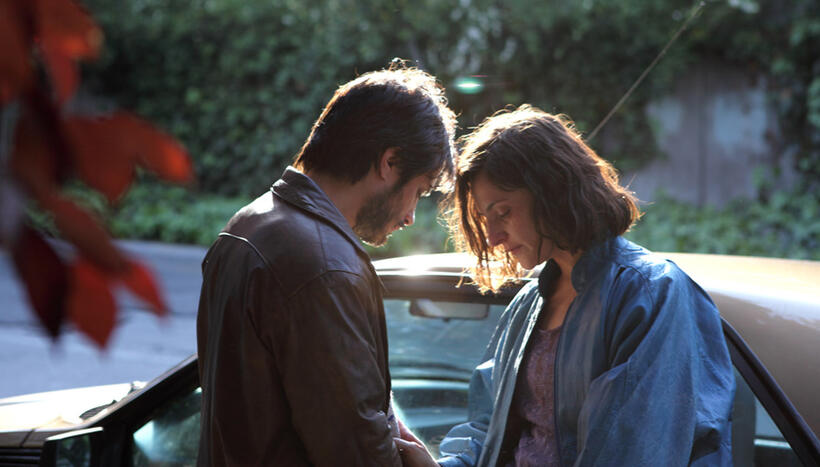 Gael Garcia Bernal as Rene Saavedra and Antonia Zegers at Veronica Caravajal in "No."