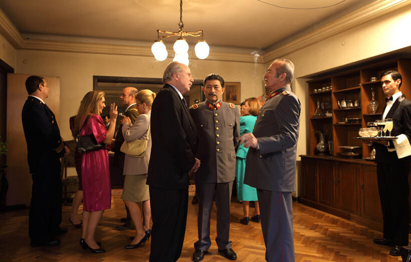 Jamie Vadell as Minister and Sergio Hernandez as Militar in "No."
