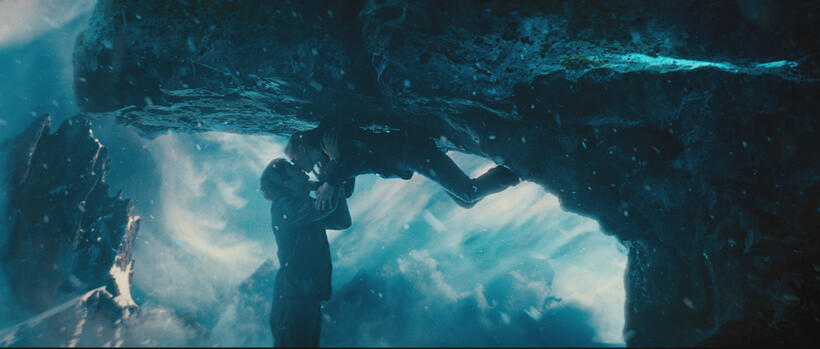 Jim Sturgess as Adam and Kirsten Dunst as Eden in "Upside Down."
