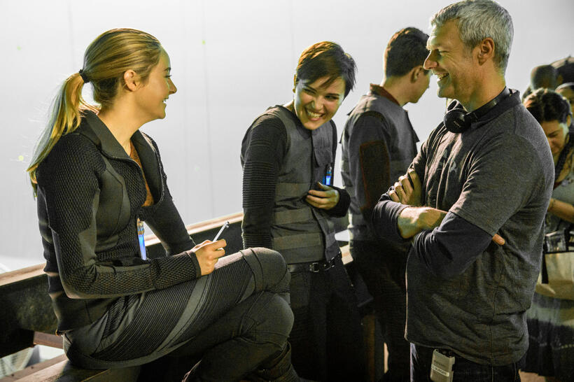 Shailene Woodley, author Veronica Roth and director Neil Burger on the set of "Divergent."