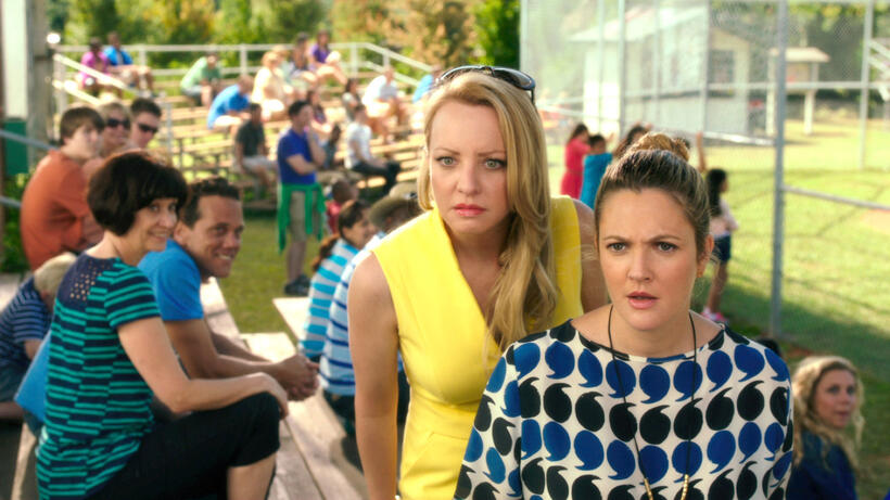 Wendi McLendon-Covey as Jen and Drew Barrymore as Lauren in "Blended."