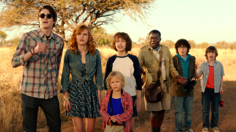 Zak Henri as Jake, Bella Thorne as Hilary, Alyvia Alyn Lind as Lou, Emma Fuhrmann as Espn, Abdoulaye Ngom as Mfana, Braxton Beckham as Brendan and Kyle Red Silverstein as Tyler in "Blended."