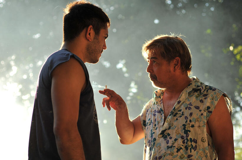 Gerald Anderson and Joel Torre in "On the Job."