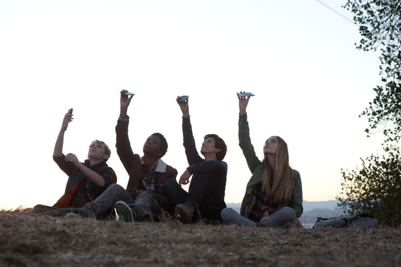 Reese Hartwig, Astro, Teo Halm and Ella Linnea Wahlstedt in "Earth to Echo."