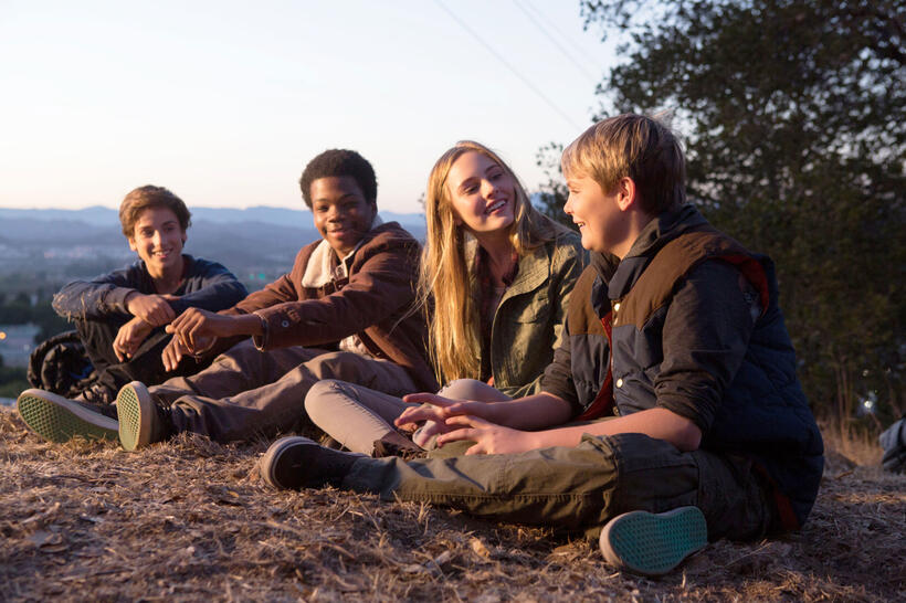 Teo Halm, Astro, Ella Linnea Wahlstedt and Reese Hartwig in "Earth to Echo."