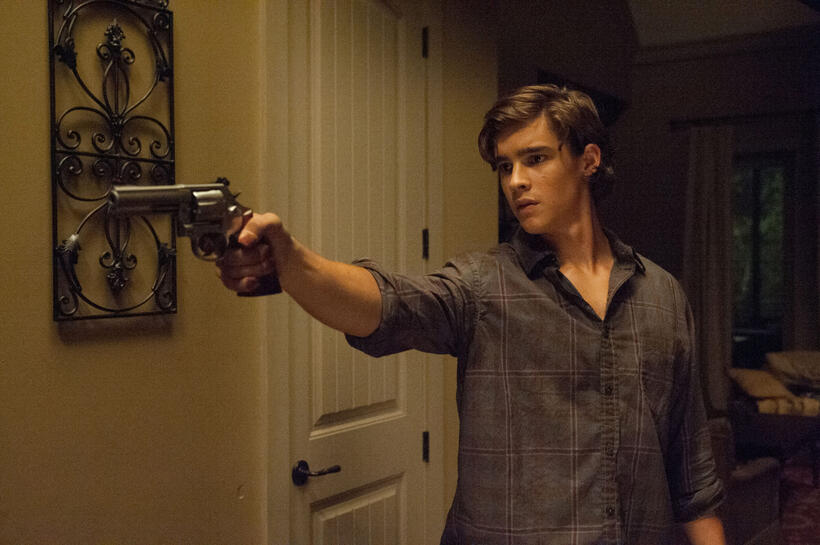 Brenton Thwaites in "Oculus."
