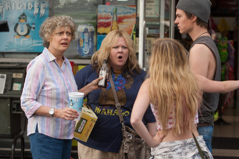 Susan Sarandon as Pearl and Melissa Mccarthy as Tammy in "Tammy."
