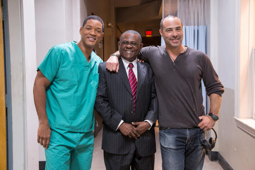 Will Smith, Bennet Omalu and Director Peter Landesman on set of "Concussion."