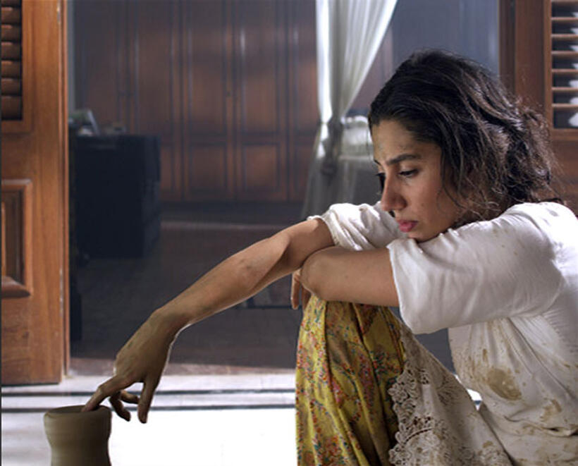 A scene from "Bin Roye."