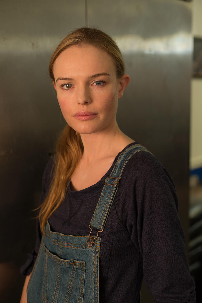 Kate Bosworth as Sydney in "Heist."