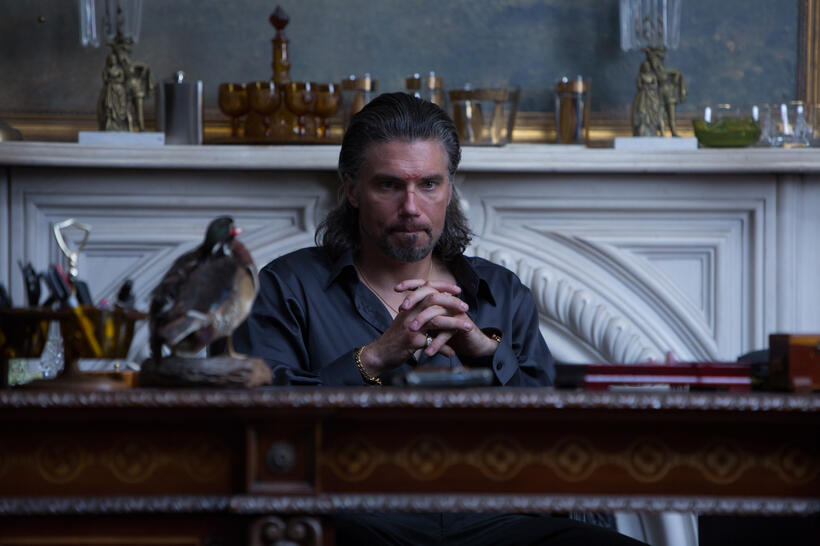 A scene from "Mr. Right."