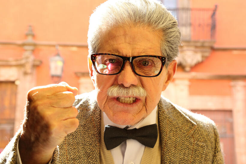 A scene from "Un Padre No Tan Padre."