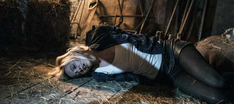 Joanna Ignaczewska as Kate Komisarczyk in "Dark Signal."