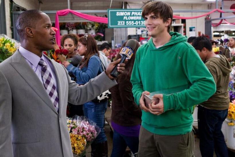 Jamie Foxx as Kelvin Moore and Ashton Kutcher as Reed Bennett in "Valentine's Day."