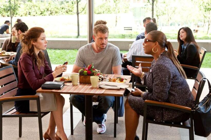 Jessica Biel as Kara Monahan, Eric Dane as Sean Jackson and Queen Latifah as Paula Thomas in "Valentine's Day."