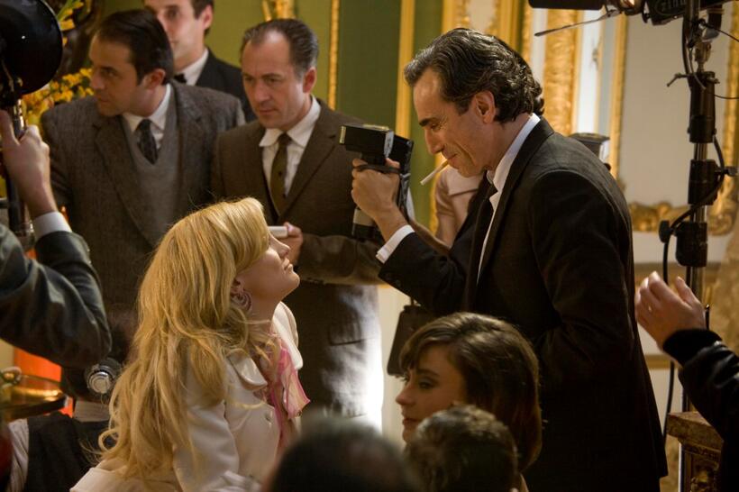 Kate Hudson and Daniel Day Lewis in "Nine."