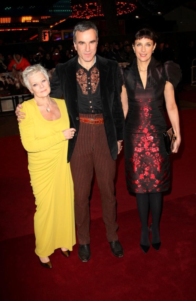 Judi Dench, Daniel Day-Lewis and Guest at the world premiere of "Nine."