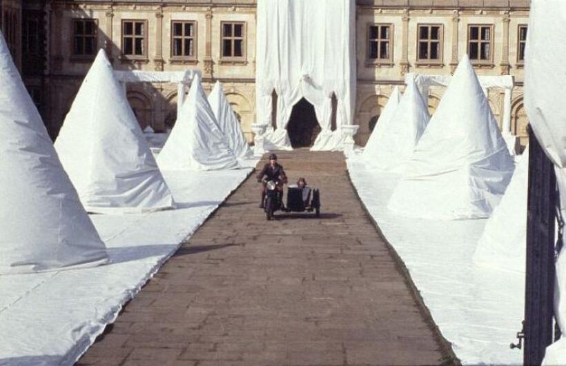 Tilda Swinton as Orlando and Jessica Swinton as Orlando's daughter in "Orlando."