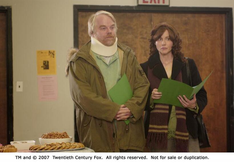 Phillip Seymour Hoffman as Jon and Laura Linney as Wendy Savage in "The Savages".