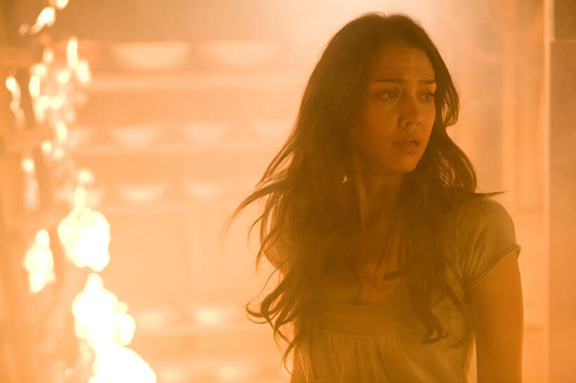 Jessica Alba as Sydney Wells in "The Eye."