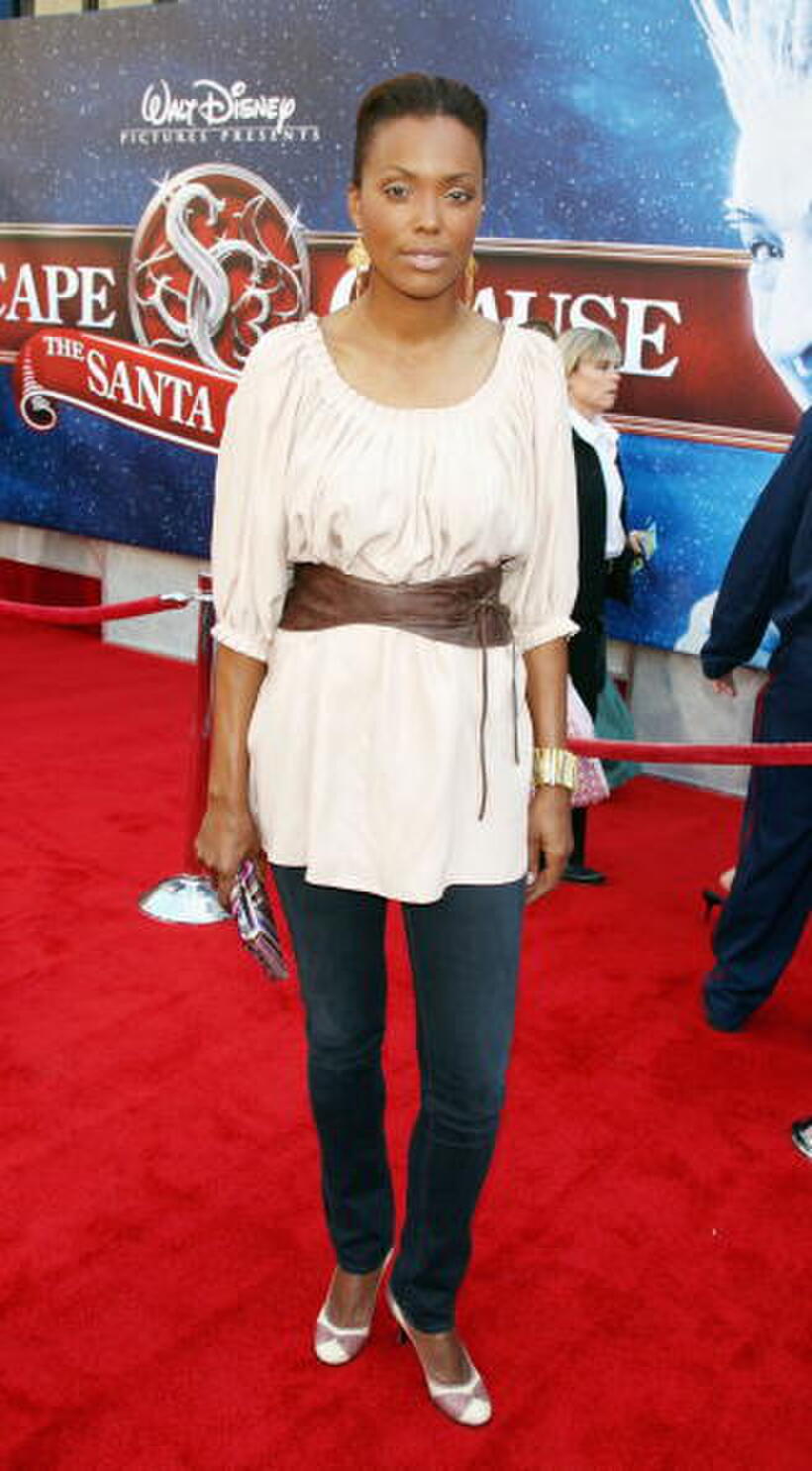 Aisha Tyler at the Los Angeles premiere of "The Santa Clause 3: The Escape Clause" 