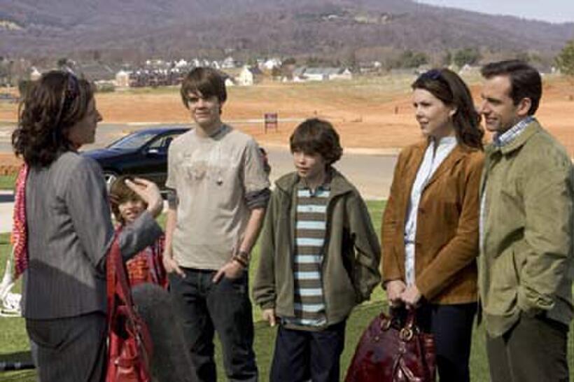 Jimmy Bennett, Johnny Simmons, Graham Phillips, Lauren Graham and Steve Carell in "Evan Almighty."