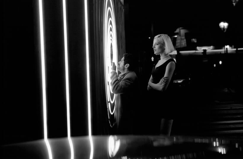 André (Jamel Debbouze) and Angela (Rie Rasmussen) try to enter a club in "Angel-A."