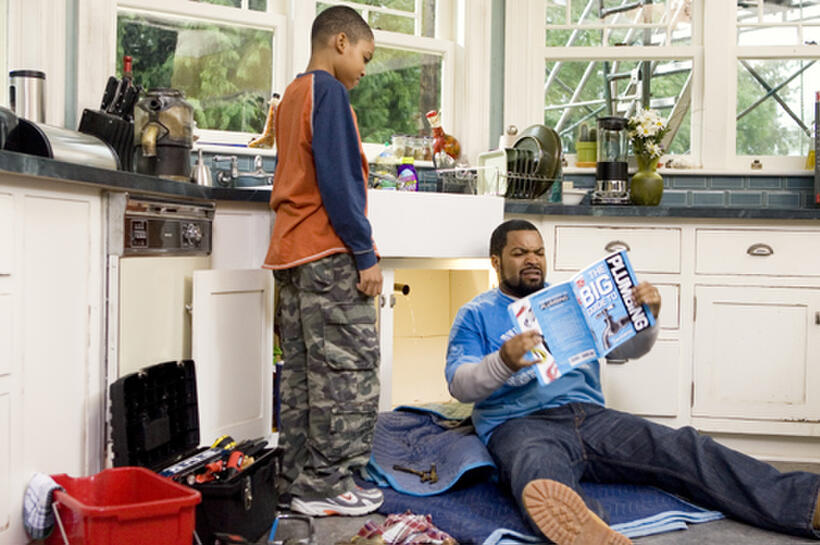 Philip Bolden and Ice Cube in "Are We Done Yet?"