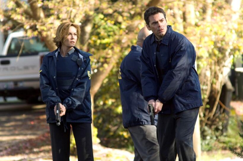 Diane Lane and Billy Burke in "Untraceable."