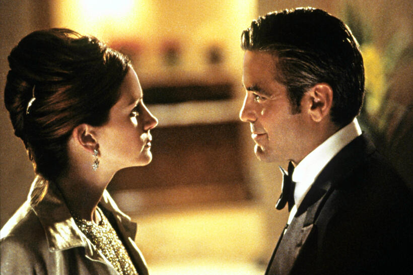 
	George Clooney and Julia Roberts in Ocean's Eleven
