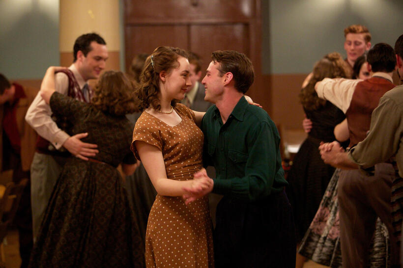 
	Saoirse Ronan and Emory Cohen in Brooklyn
