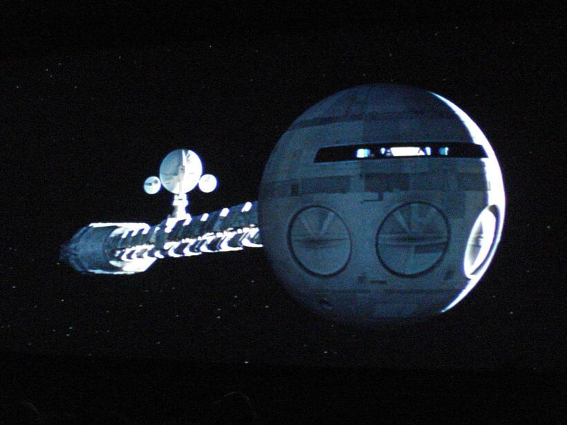 11 of the Most Awesome Spaceships Ever