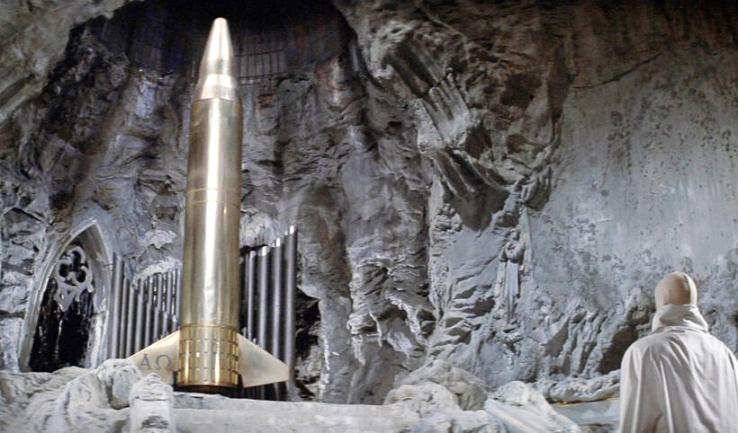 
	Beneath the Planet of the Apes
