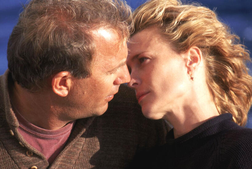 
	MESSAGE IN A BOTTLE Robin Wright
