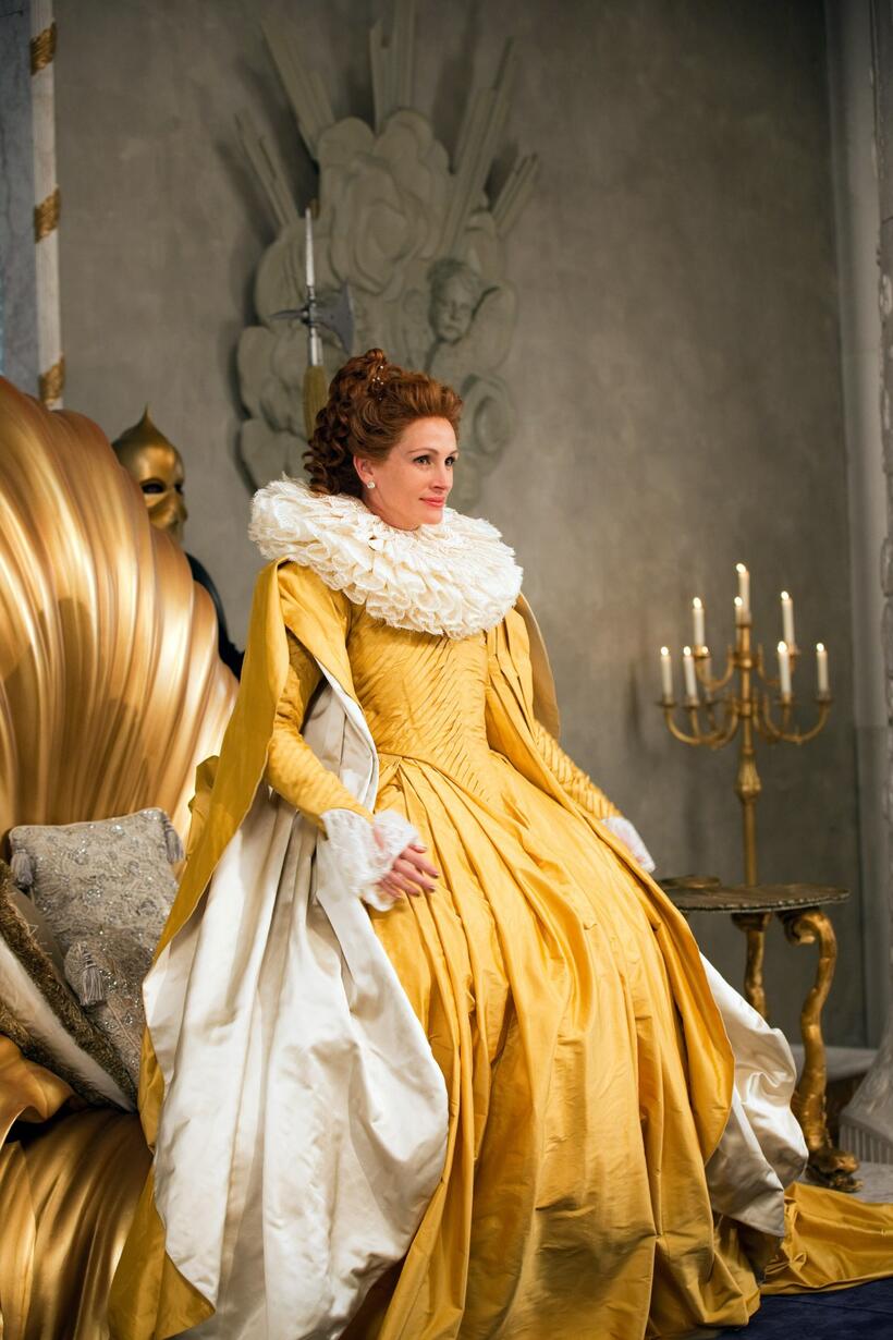 
	julia roberts in mirror mirror
