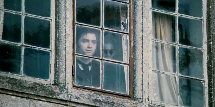 
	THE WOMAN IN BLACK
