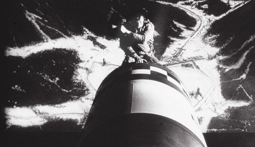 
	Dr. Strangelove Peter Sellers
