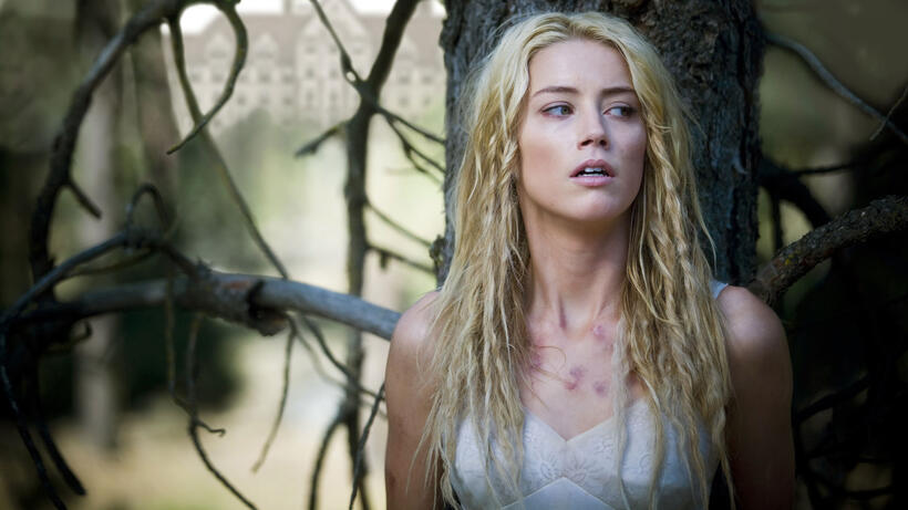 
	65 Horror Movie Hotties
