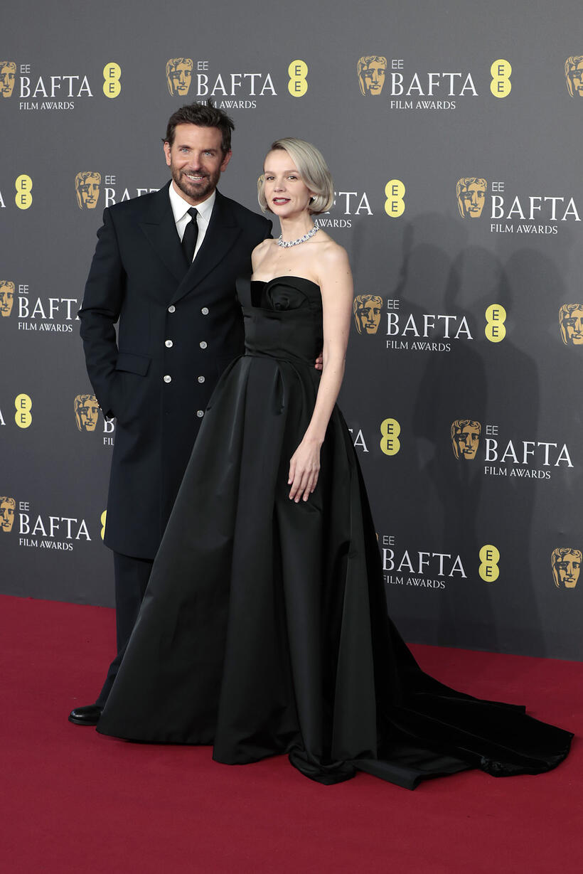 
	Bradley Cooper and Carey Mulligan
