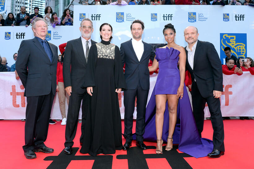 
	Chris Cooper, Tom Hanks, Marielle Heller, Matthew Rhys, Susan Kelechi Watson and Enrico Colantoni
