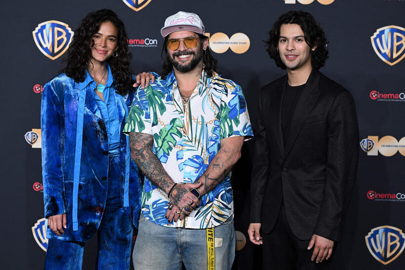 
	Bruna Marquezine, Angel Manuel Soto and Xolo Mariduena&nbsp;
