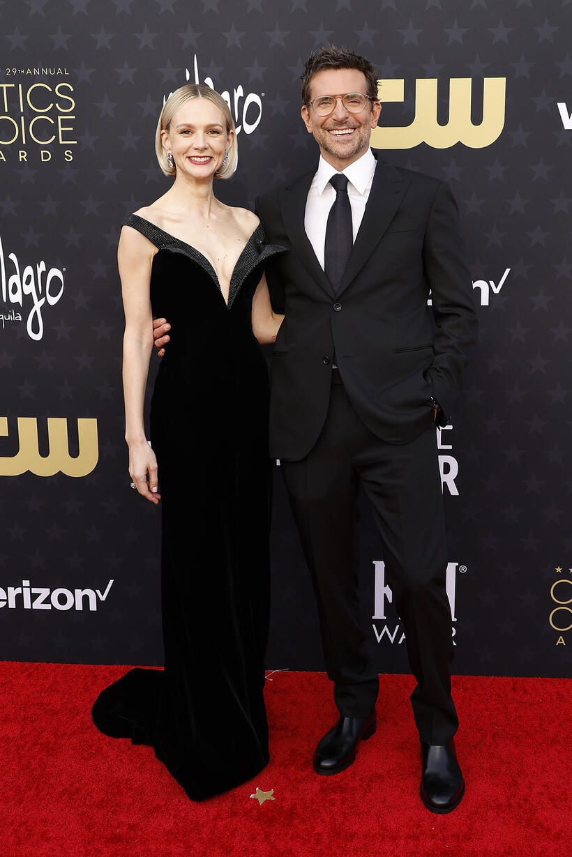 
	Carey Mulligan and Bradley Cooper
