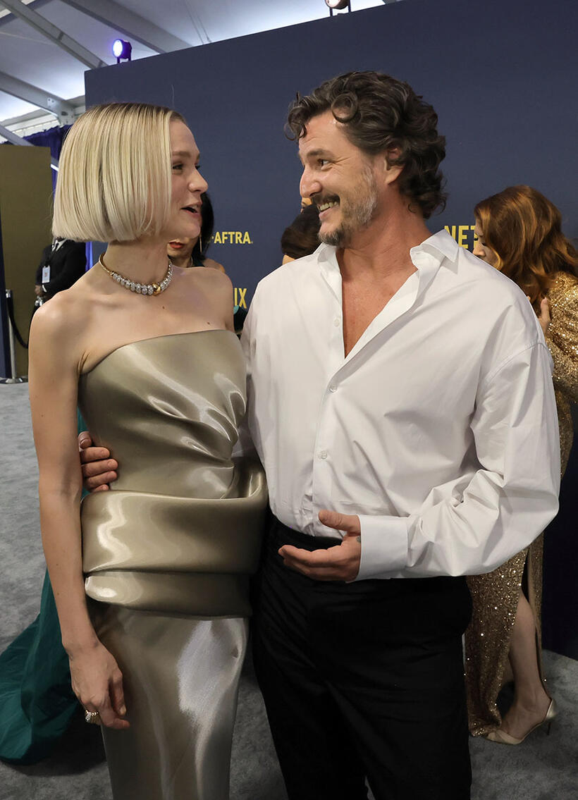 
	Carey Mulligan and Pedro Pascal

