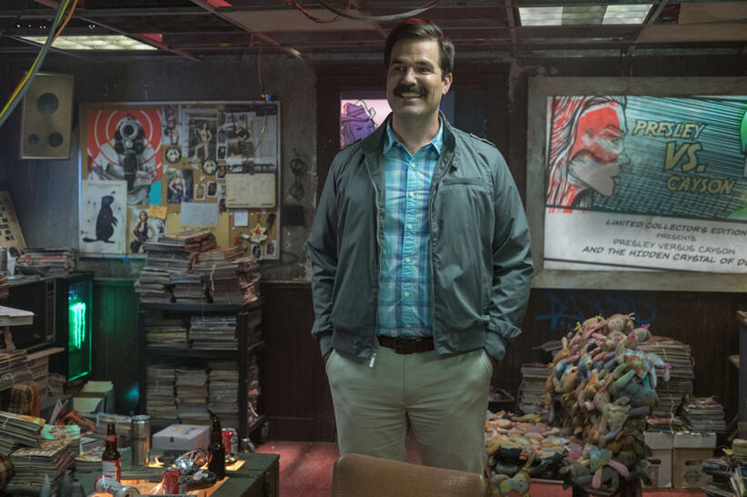 
	Peter (Rob Delaney)

