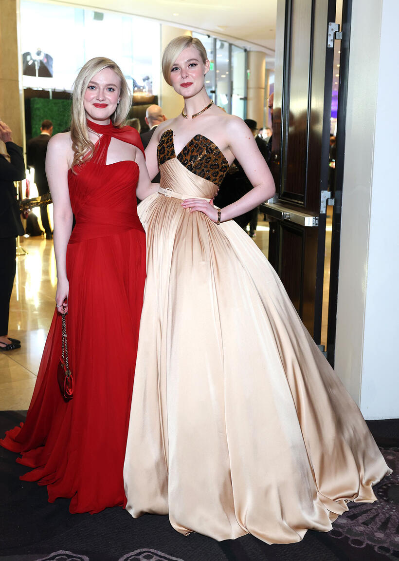 
	Dakota Fanning and Elle Fanning
