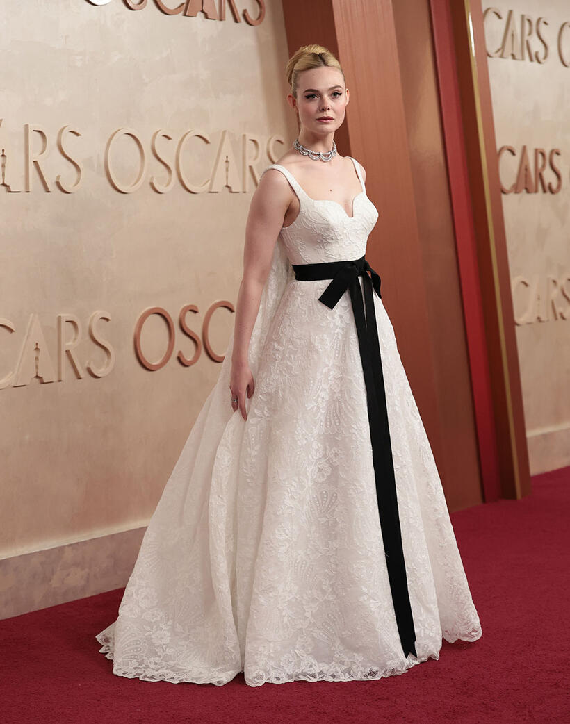 
	Elle Fanning

