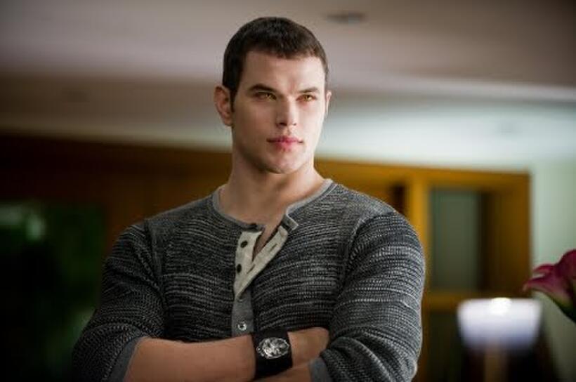 Emmett Cullen (Kellan Lutz)